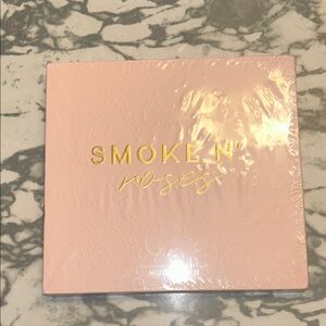 Smoke N Roses Eyeshadow palette
